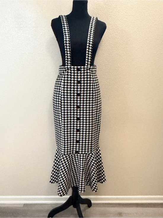 SHEIN Dresses & Skirts - SHEIN Black and White Houndstooth Suspender Skirt